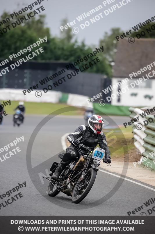 Vintage motorcycle club;eventdigitalimages;mallory park;mallory park trackday photographs;no limits trackdays;peter wileman photography;trackday digital images;trackday photos;vmcc festival 1000 bikes photographs